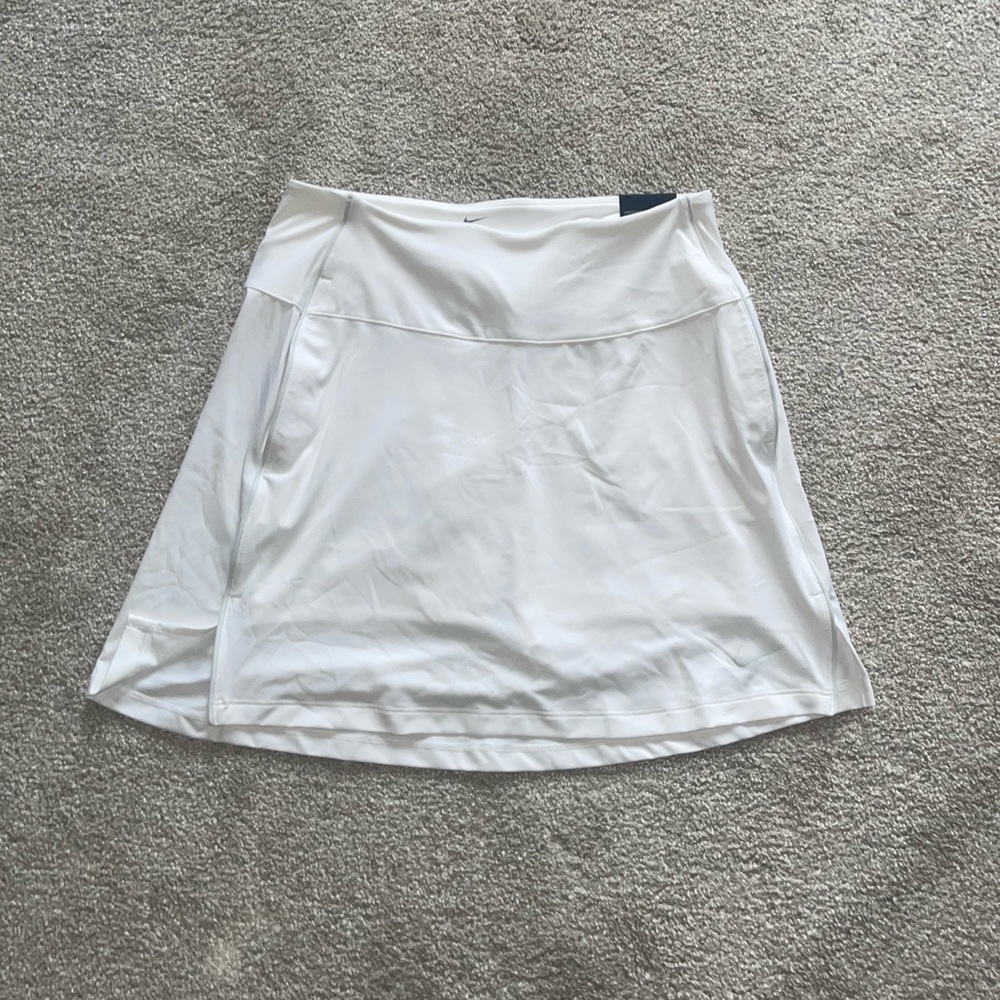 New with tags white Nike golf skirt